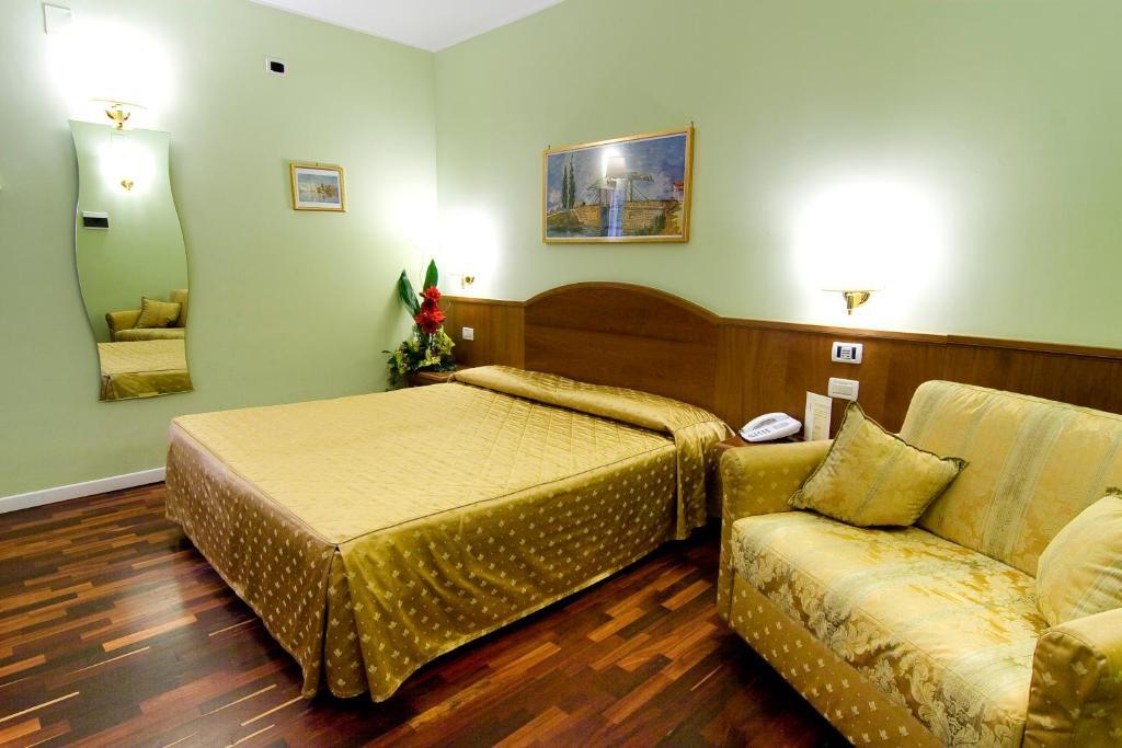 Hotel San Michele L'Aquila Room photo